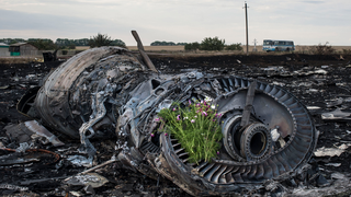 Armed Ukraine Rebels Seize Control Of Bodies At MH17 Crash Site